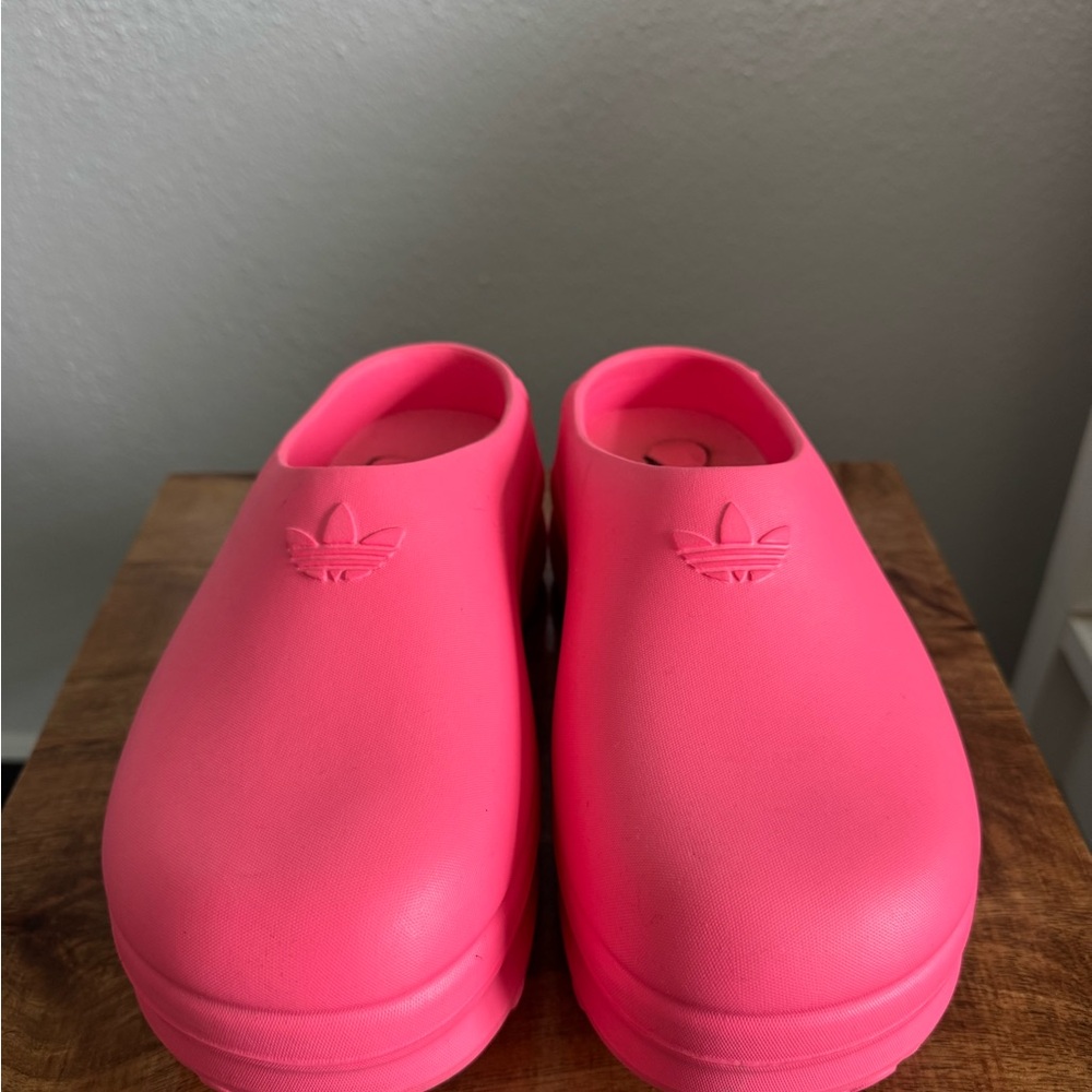 Adidas Womens Bright Pink Slippers